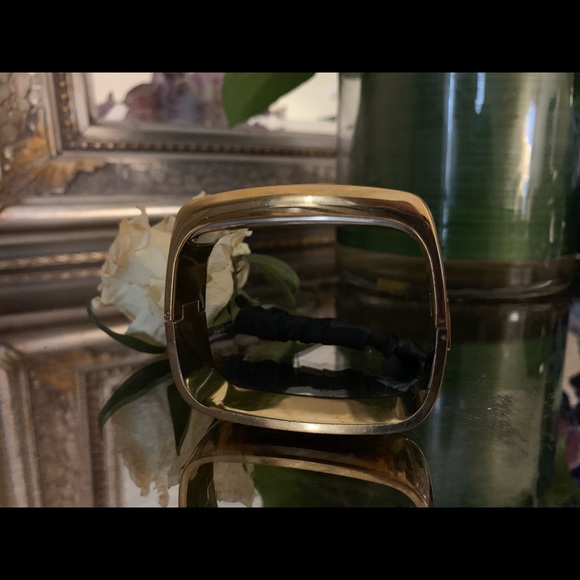 *Authentic* Dolce&Gabbana Square Bangle Watch - Picture 2 of 8